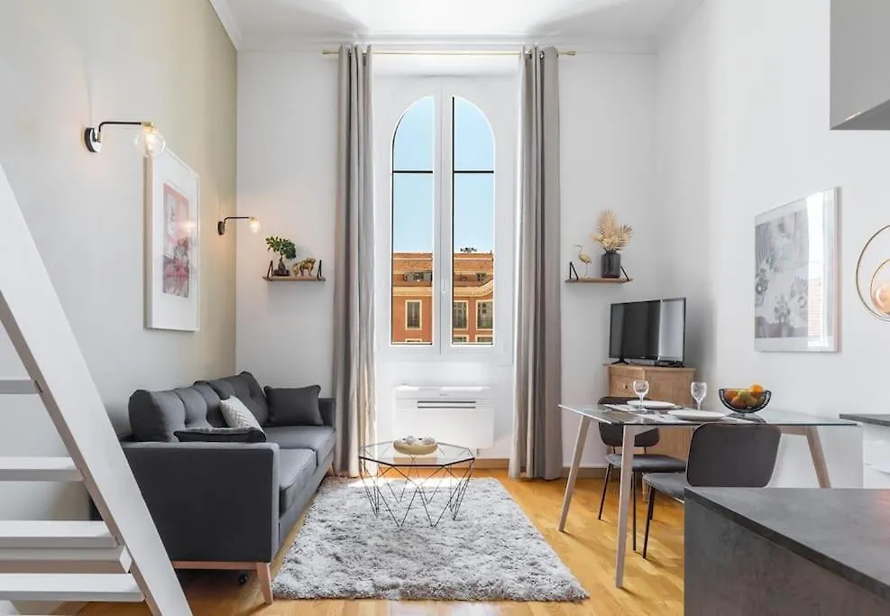 Deloye - Spacious Quiet Studio Wac Near Old Town Apartment Nice