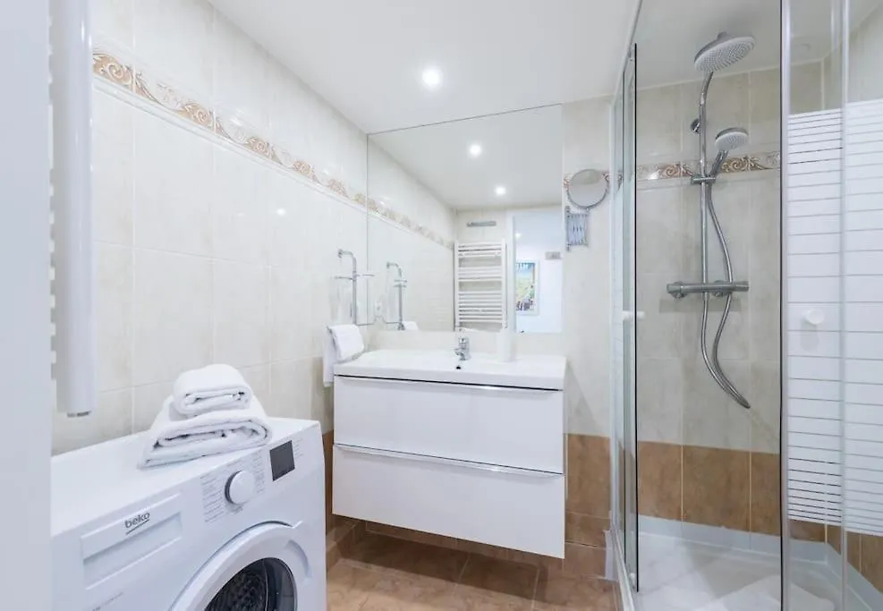 Deloye - Spacious Quiet Studio Wac Near Old Town Apartment Nice