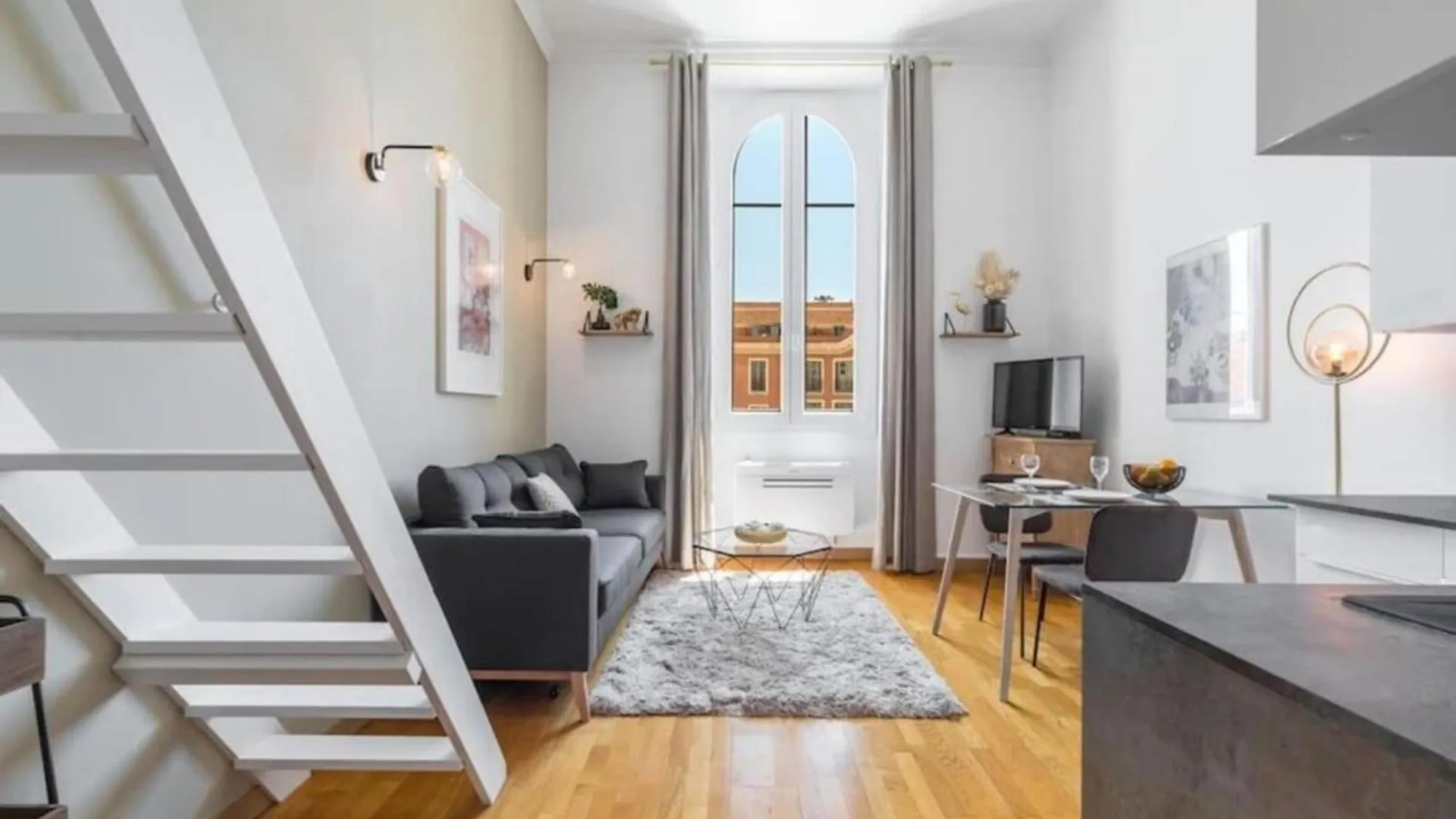 Apartment Deloye - Spacious Quiet Studio Wac Near Old Town