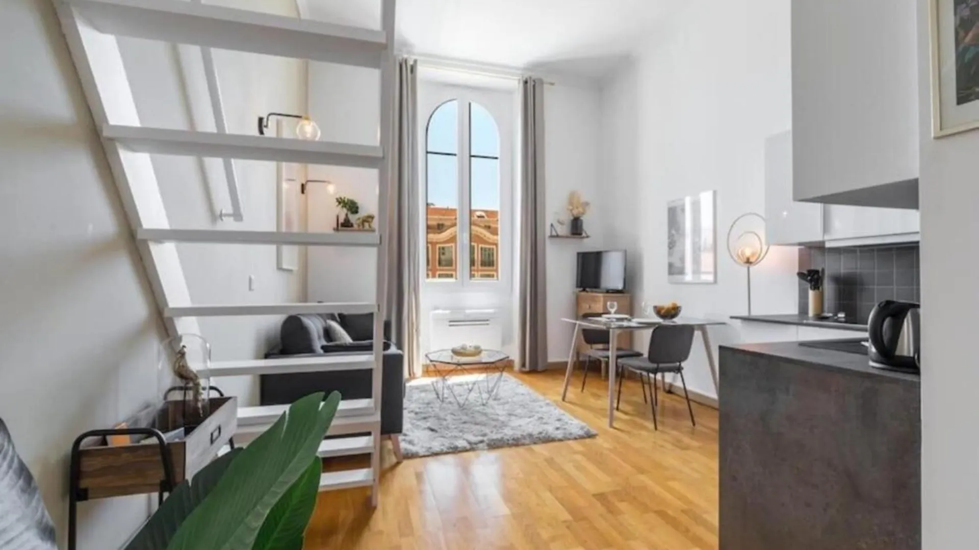 Deloye - Spacious Quiet Studio Wac Near Old Town France